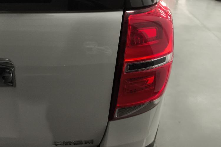 Used Chevrolet Captiva 2015 2.4L Two-Wheel Drive Urban Version 7 Seats Exterior 3