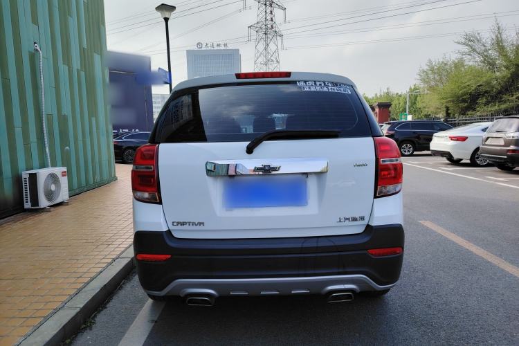 Used Chevrolet Captiva 2015 2.4L 4x4 Flagship Edition 7-Seater Exterior 4