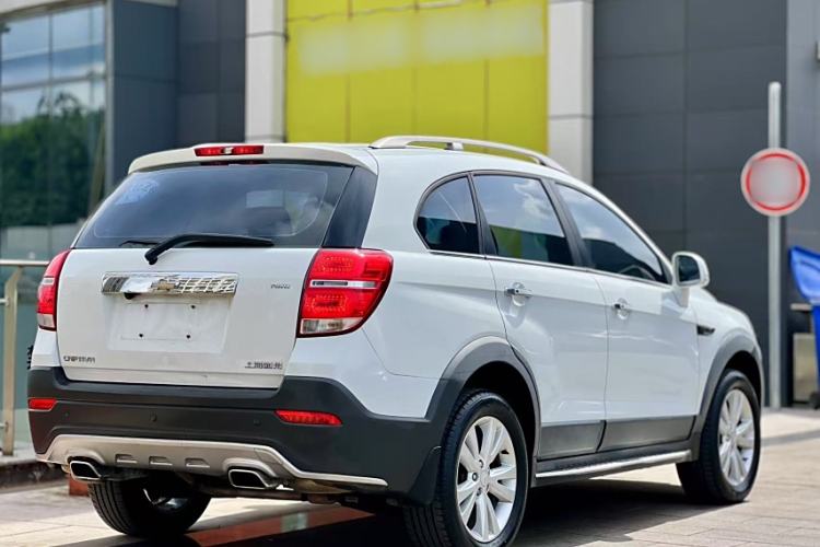 Used Chevrolet Captiva 2015 2.4L 4x4 Flagship Edition 7-Seater Exterior 4