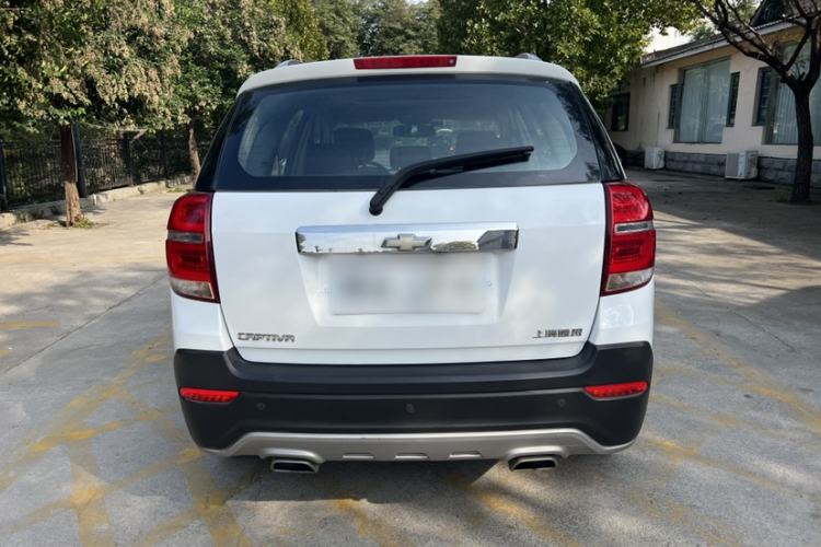Used Chevrolet Captiva 2015 2.4L Two-Wheel Drive Urban Version 5 Seats Exterior 4
