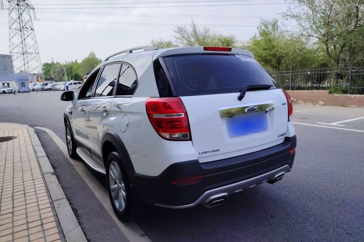 Used Chevrolet Captiva 2015 2.4L 4x4 Flagship Edition 7-Seater Exterior 5