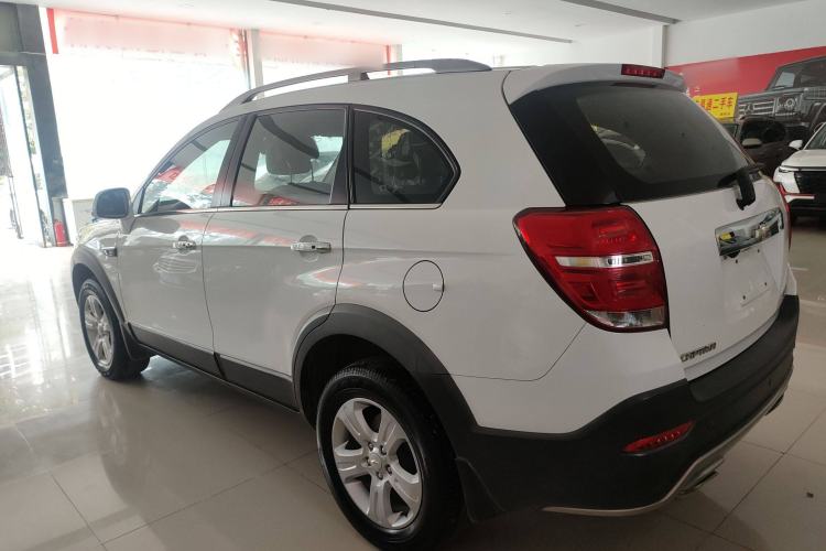Used Chevrolet Captiva 2015 2.4L Two-Wheel Drive Urban Version 7 Seats Exterior 5