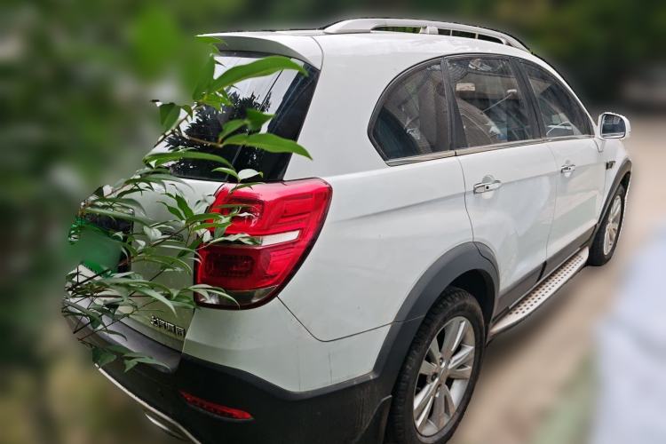 Used Chevrolet Captiva 2015 2.4L 4x4 Flagship Edition 7-Seater Exterior 5