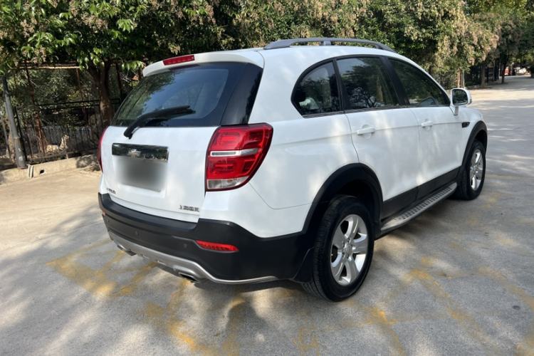 Used Chevrolet Captiva 2015 2.4L Two-Wheel Drive Urban Version 5 Seats Exterior 5