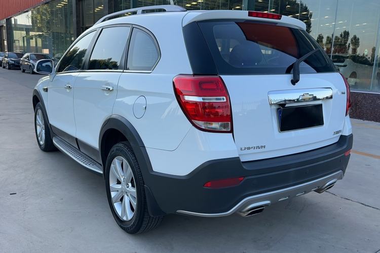 Used Chevrolet Captiva 2015 2.4L 4x4 Flagship Edition 7-Seater Exterior 6