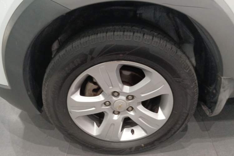 Used Chevrolet Captiva 2015 2.4L Two-Wheel Drive Urban Version 5 Seats Exterior 7
