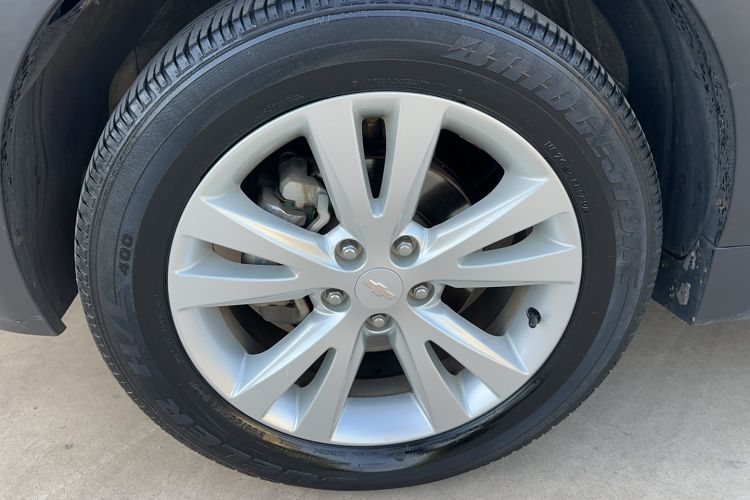 Used Chevrolet Captiva 2015 2.4L 4x4 Flagship Edition 7-Seater Exterior 8