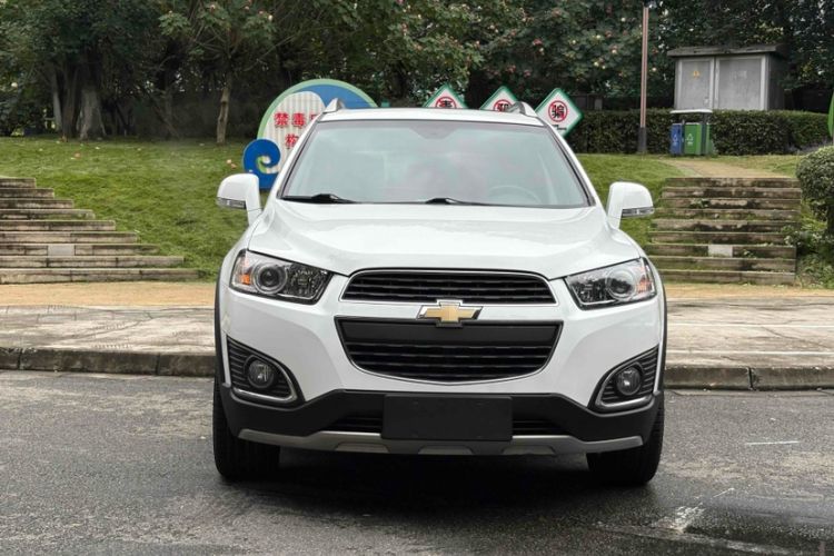 Used Chevrolet Captiva 2015 2.4L 4x4 Flagship Edition 7-Seater Exterior 8