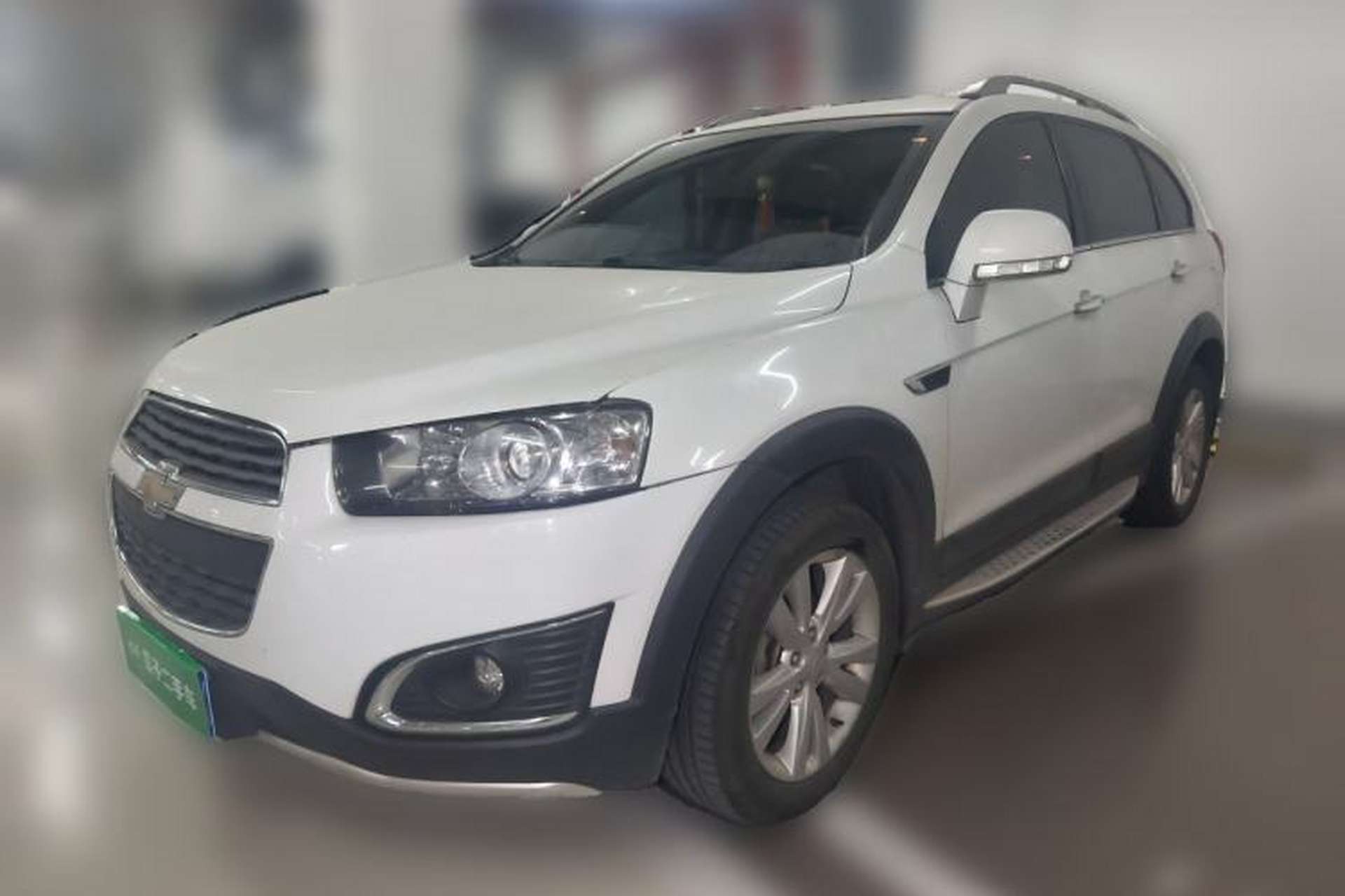 Used Chevrolet Captiva 2015 2.4L 4x4 Flagship Edition 7-Seater Front Left 45 Deg