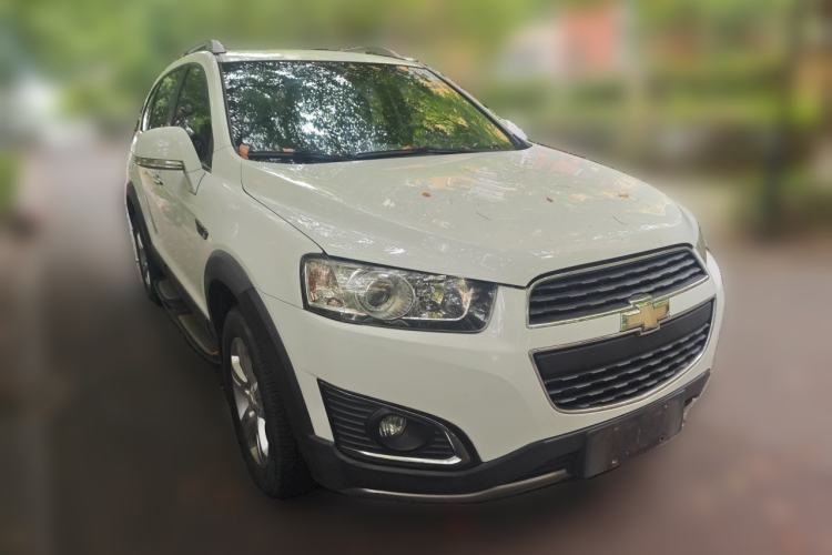 Used Chevrolet Captiva 2015 2.4L Two-Wheel Drive Urban Version 7 Seats Front Right 45 Deg