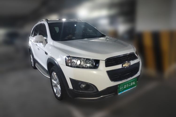 Used Chevrolet Captiva 2015 2.4L 4x4 Flagship Edition 7-Seater Front Right 45 Deg
