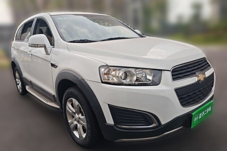 Used Chevrolet Captiva 2015 2.4L Two-Wheel Drive Urban Version 5 Seats Front Right 45 Deg