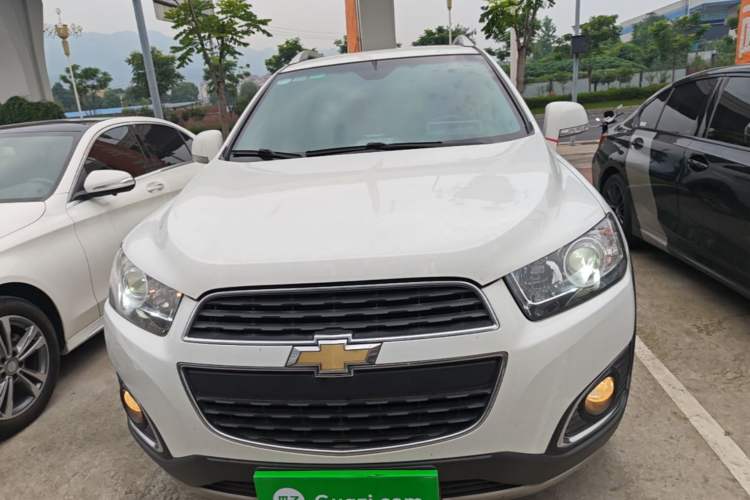 Used Chevrolet Captiva 2015 2.4L 4x4 Flagship Edition 7-Seater Front