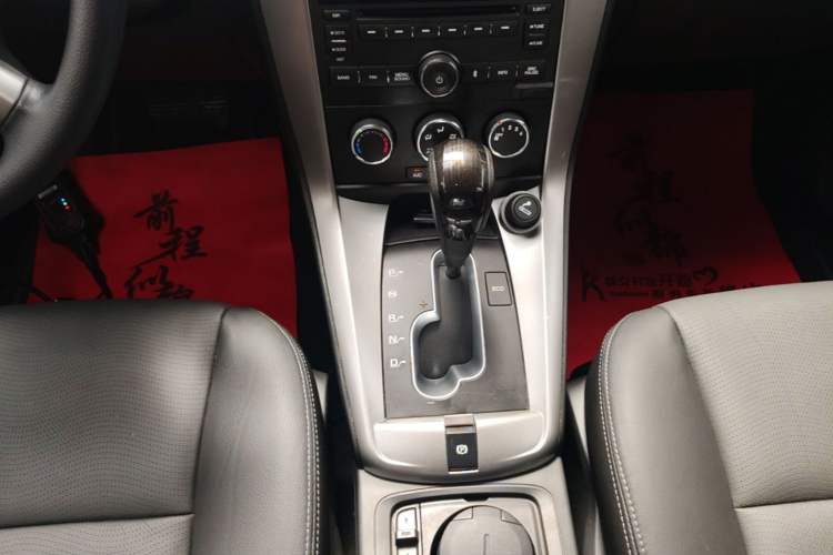 Used Chevrolet Captiva 2015 2.4L Two-Wheel Drive Urban Version 7 Seats Gear Lever