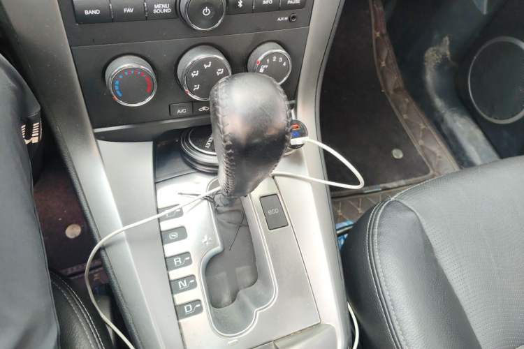 Used Chevrolet Captiva 2015 2.4L Two-Wheel Drive Urban Version 7 Seats Gear Lever