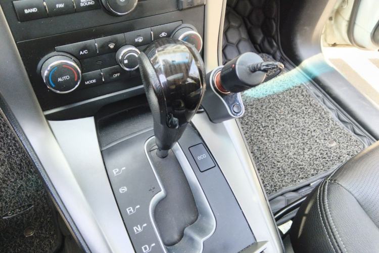 Used Chevrolet Captiva 2015 2.4L 4x4 Flagship Edition 7-Seater Gear Lever
