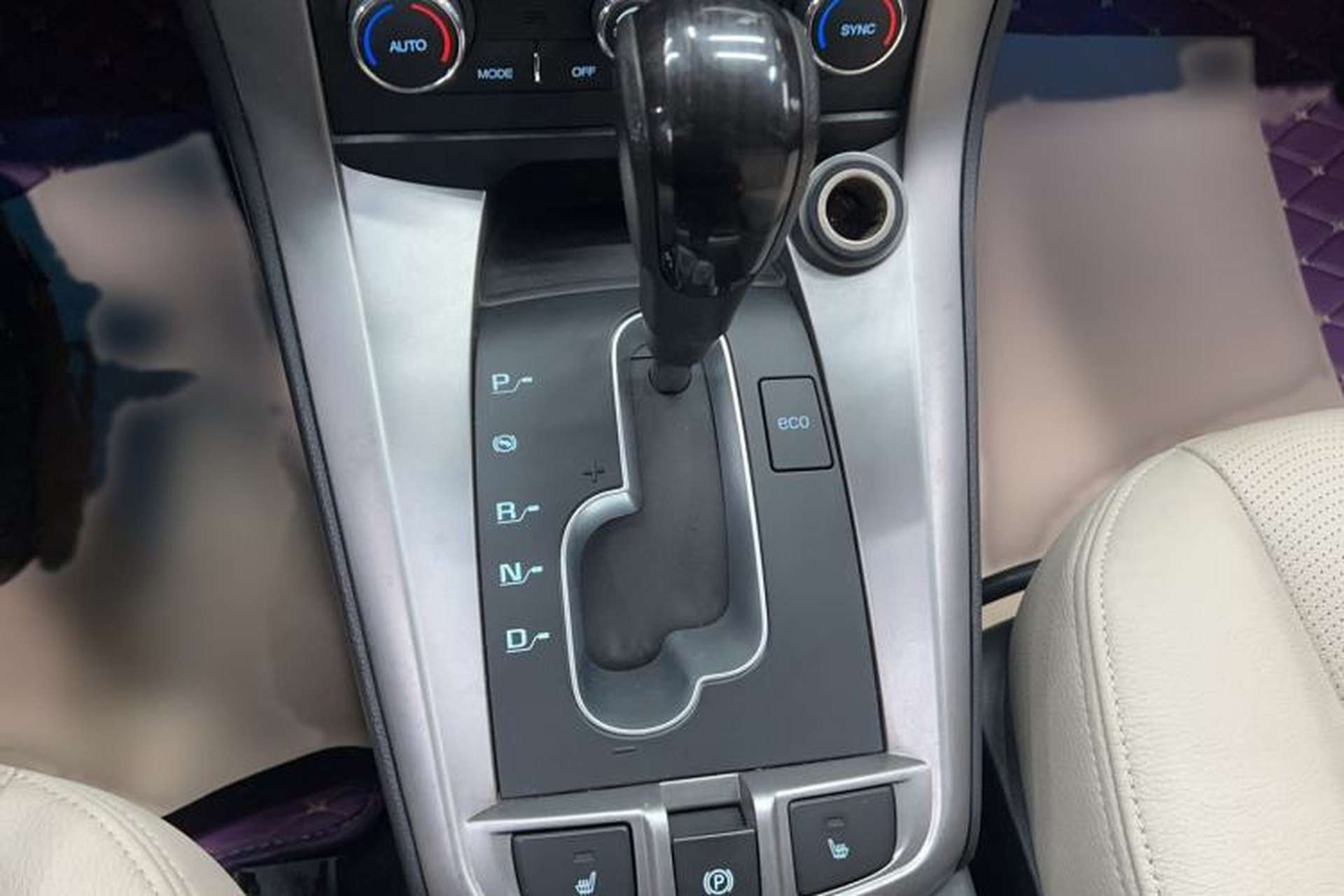 Used Chevrolet Captiva 2015 2.4L 4x4 Flagship Edition 7-Seater Gear Lever