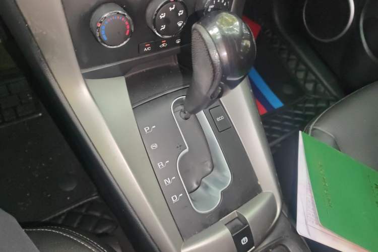 Used Chevrolet Captiva 2015 2.4L Two-Wheel Drive Urban Version 7 Seats Gear Lever
