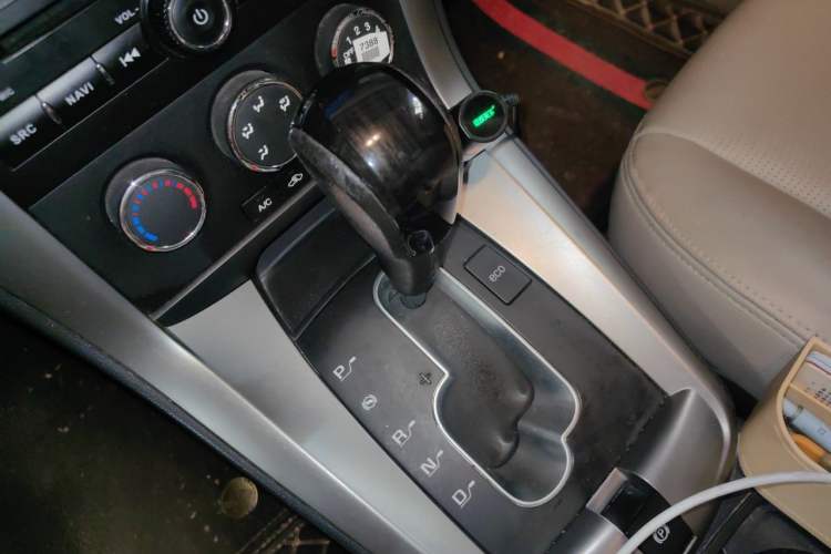 Used Chevrolet Captiva 2015 2.4L Two-Wheel Drive Urban Version 7 Seats Gear Lever