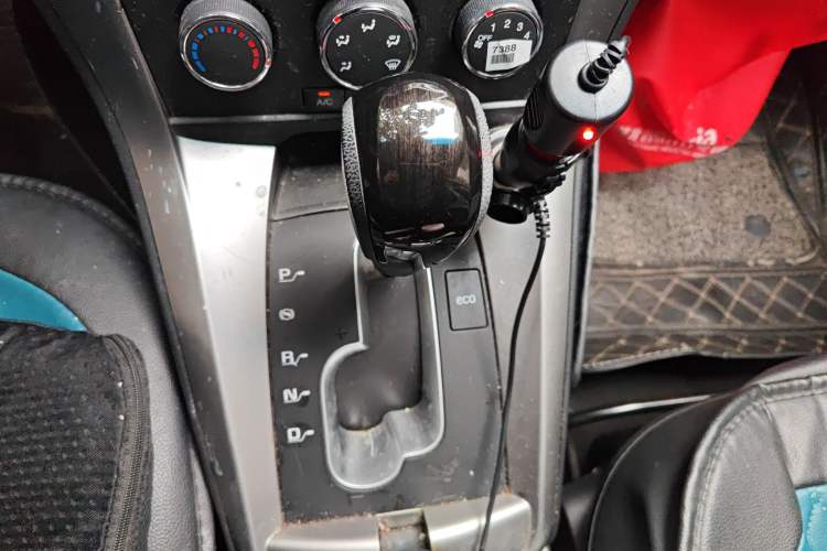 Used Chevrolet Captiva 2015 2.4L Two-Wheel Drive Urban Version 7 Seats Gear Lever