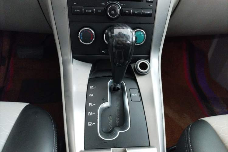 Used Chevrolet Captiva 2015 2.4L Two-Wheel Drive Urban Version 5 Seats Gear Lever
