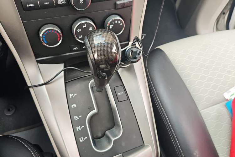 Used Chevrolet Captiva 2015 2.4L Two-Wheel Drive Urban Version 5 Seats Gear Lever