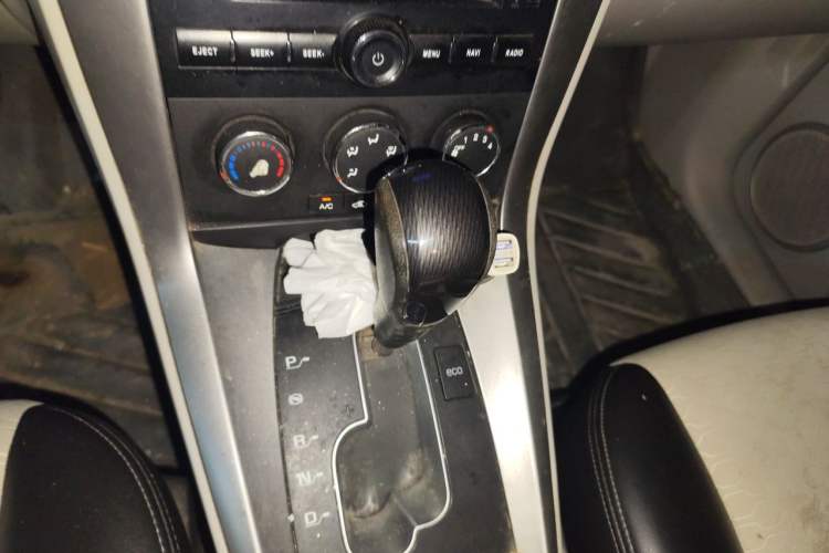 Used Chevrolet Captiva 2015 2.4L Two-Wheel Drive Urban Version 5 Seats Gear Lever