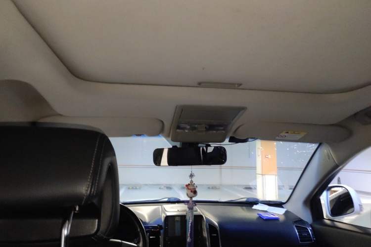 Used Chevrolet Captiva 2015 2.4L 4x4 Flagship Edition 7-Seater Headliner