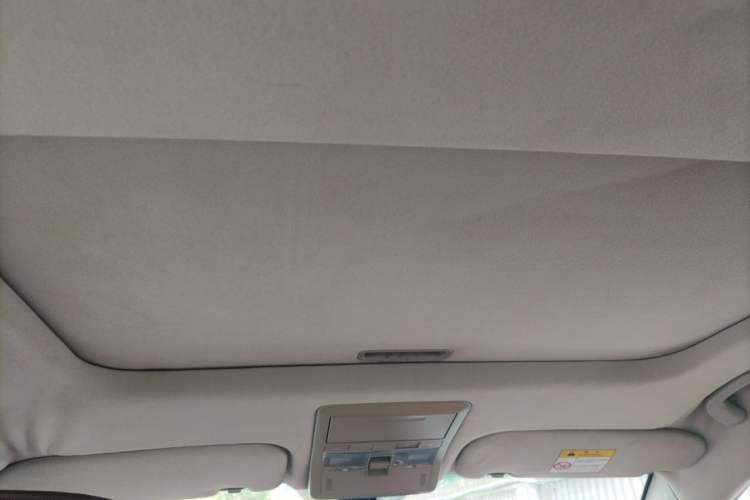 Used Chevrolet Captiva 2015 2.4L 4x4 Flagship Edition 7-Seater Headliner