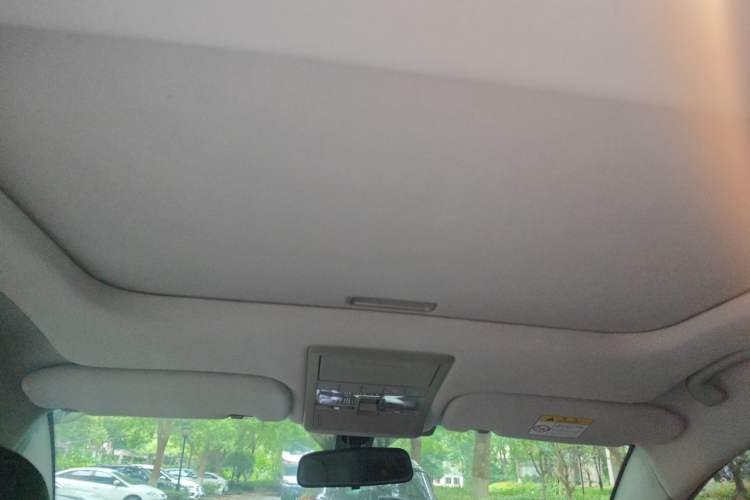 Used Chevrolet Captiva 2015 2.4L Two-Wheel Drive Urban Version 7 Seats Headliner