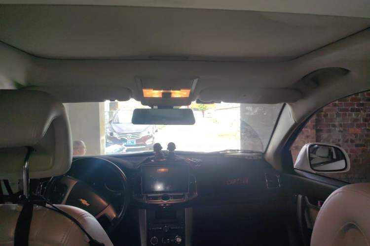 Used Chevrolet Captiva 2015 2.4L Two-Wheel Drive Urban Version 7 Seats Headliner