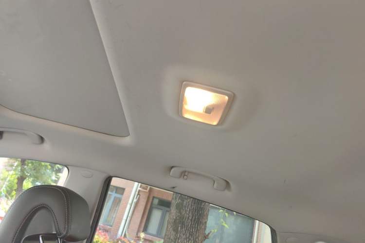 Used Chevrolet Captiva 2015 2.4L 4x4 Flagship Edition 7-Seater Headliner