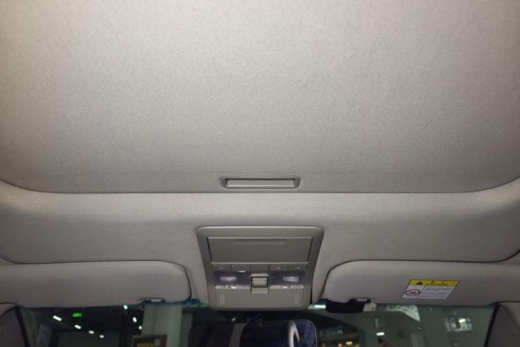 Used Chevrolet Captiva 2015 2.4L 4x4 Flagship Edition 7-Seater Headliner