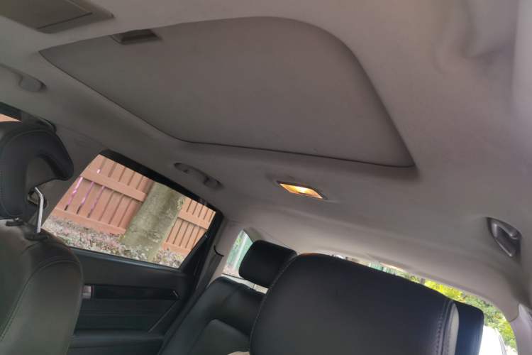 Used Chevrolet Captiva 2015 2.4L 4x4 Flagship Edition 7-Seater Headliner