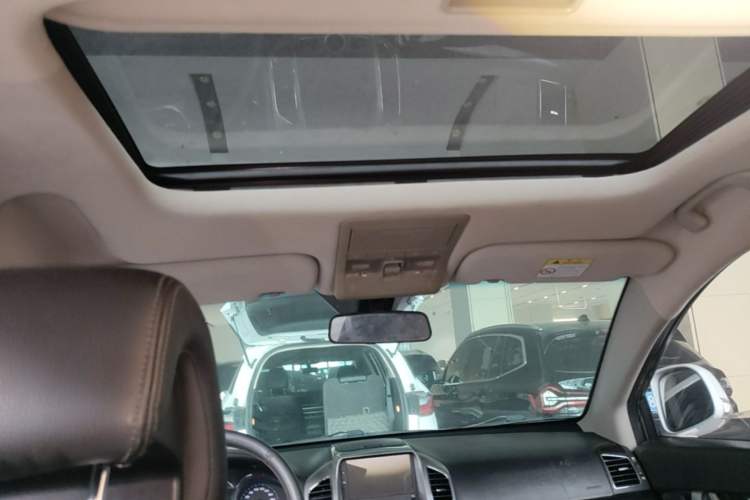 Used Chevrolet Captiva 2015 2.4L Two-Wheel Drive Urban Version 7 Seats Headliner