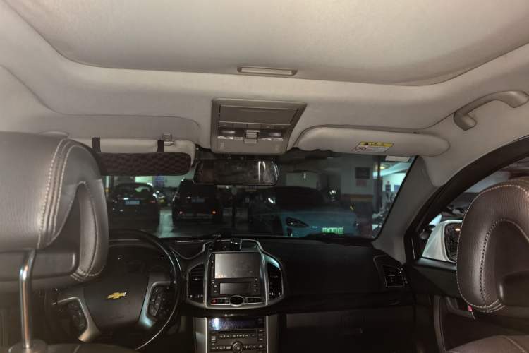 Used Chevrolet Captiva 2015 2.4L 4x4 Flagship Edition 7-Seater Headliner