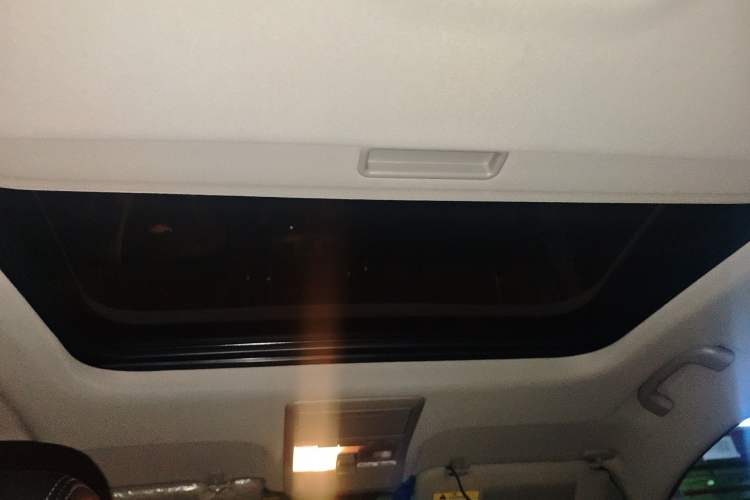 Used Chevrolet Captiva 2015 2.4L 4x4 Flagship Edition 7-Seater Headliner