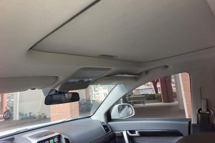 Used Chevrolet Captiva 2015 2.4L Two-Wheel Drive Urban Version 7 Seats Headliner