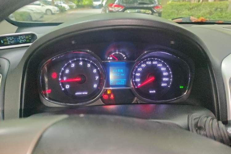 Used Chevrolet Captiva 2015 2.4L Two-Wheel Drive Urban Version 7 Seats Instrument Cluster
