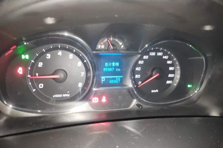 Used Chevrolet Captiva 2015 2.4L 4x4 Flagship Edition 7-Seater Instrument Cluster