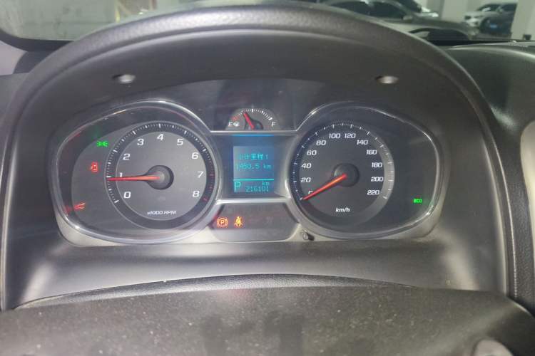 Used Chevrolet Captiva 2015 2.4L 4x4 Flagship Edition 7-Seater Instrument Cluster