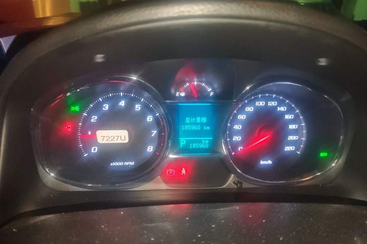 Used Chevrolet Captiva 2015 2.4L 4x4 Flagship Edition 7-Seater Instrument Cluster