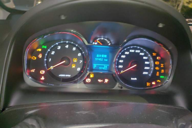Used Chevrolet Captiva 2015 2.4L 4x4 Flagship Edition 7-Seater Instrument Cluster