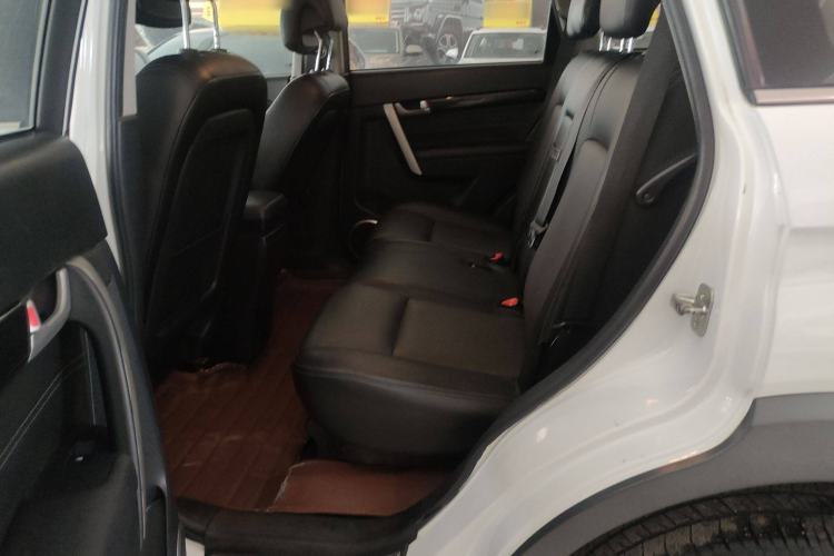 Used Chevrolet Captiva 2015 2.4L Two-Wheel Drive Urban Version 7 Seats Interior 1
