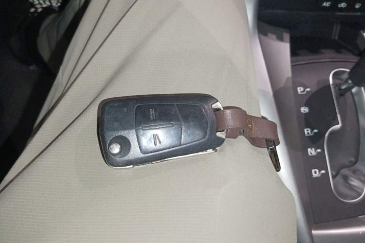 Used Chevrolet Captiva 2015 2.4L Two-Wheel Drive Urban Version 5 Seats Interior 1