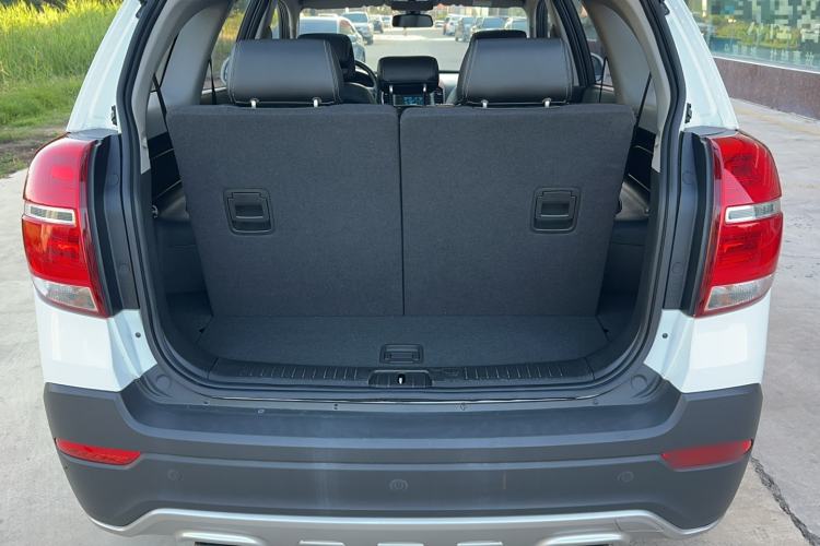 Used Chevrolet Captiva 2015 2.4L 4x4 Flagship Edition 7-Seater Interior 11