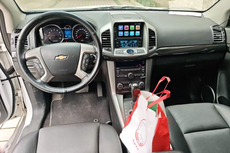 Used Chevrolet Captiva 2015 2.4L 4x4 Flagship Edition 7-Seater Interior 2