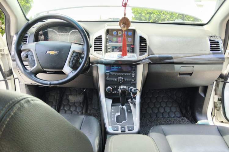 Used Chevrolet Captiva 2015 2.4L 4x4 Flagship Edition 7-Seater Interior 2