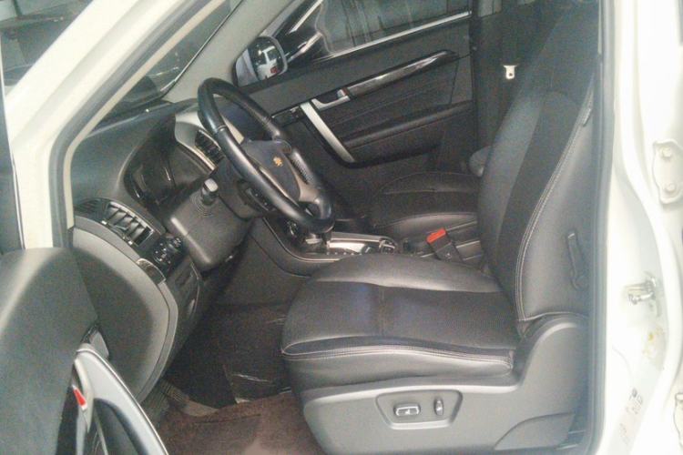 Used Chevrolet Captiva 2015 2.4L 4x4 Flagship Edition 7-Seater Interior 2