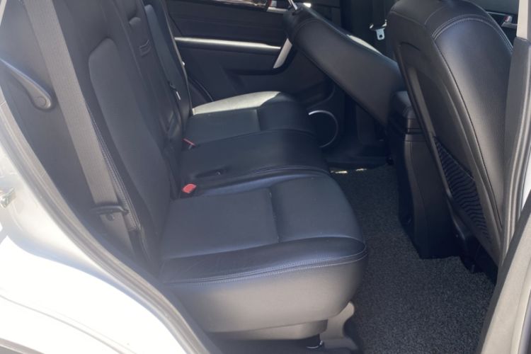 Used Chevrolet Captiva 2015 2.4L 4x4 Flagship Edition 7-Seater Interior 2